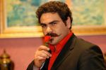 'G&uuml;ll&uuml;' Erhan. Polat'in, ekibindeki zor ve komik g&ouml;revlerin adami...