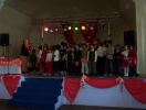 Jahr 2004 / Beim T&uuml;rkischen Kinderfest, die Kinder und der Vorstand. / 2004 Yilinda - 23 Nisan Senliklerinde Cocuklar ve Y&ouml;netim Kurulu Topluca.